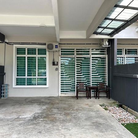 M2H Homestay Kuantan Extérieur photo