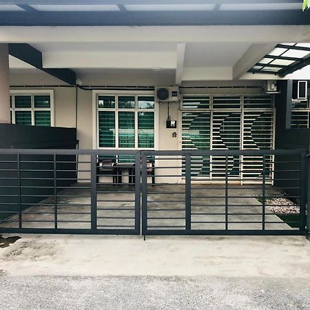 M2H Homestay Kuantan Extérieur photo
